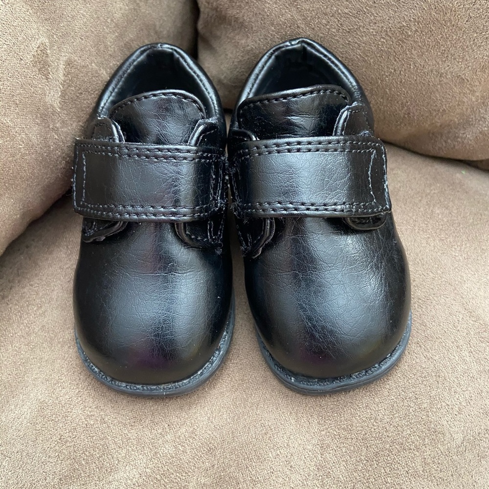 Dressy baby black Velcro closure baby shoes